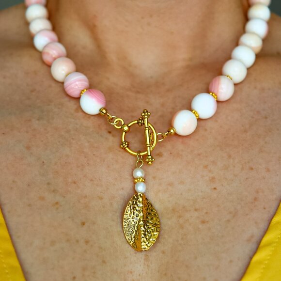 Queen Conch Beaded Necklace w/ Toggle & Gold Pendant – Handmade - Picture 3 of 5